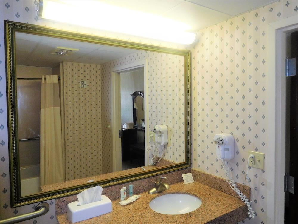 Quality Inn & Suites Дэнвилл Экстерьер фото
