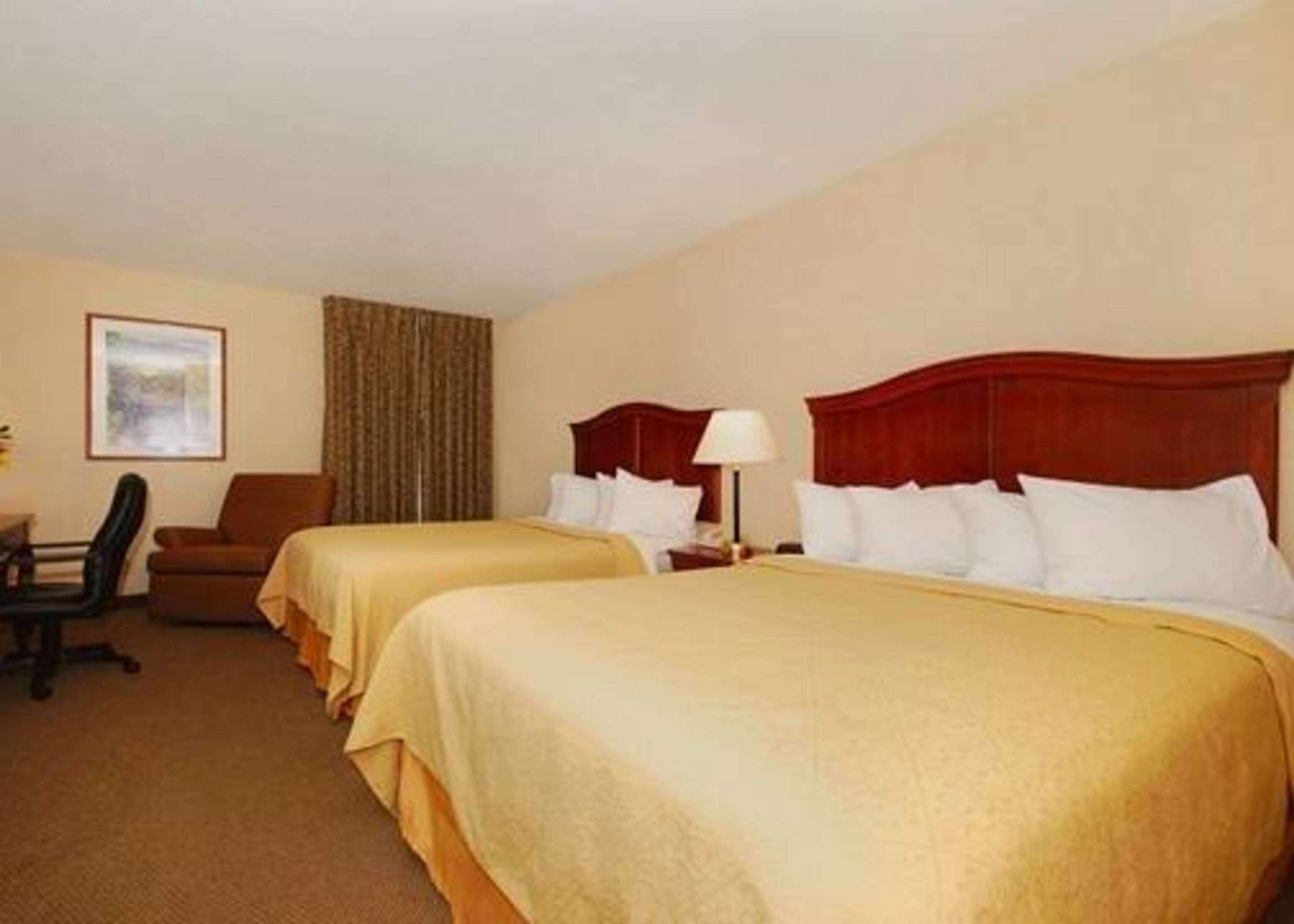Quality Inn & Suites Дэнвилл Экстерьер фото