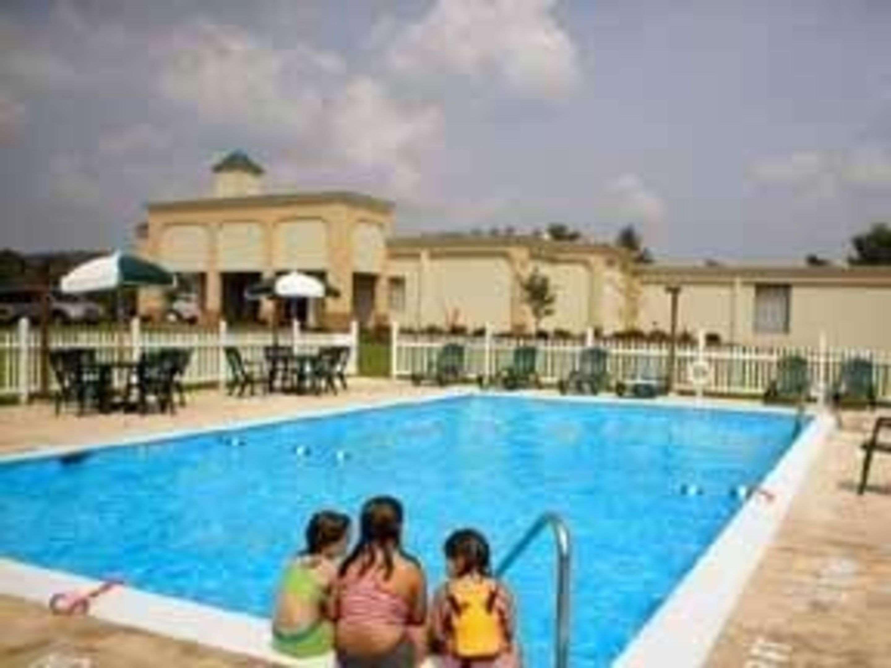 Quality Inn & Suites Дэнвилл Экстерьер фото