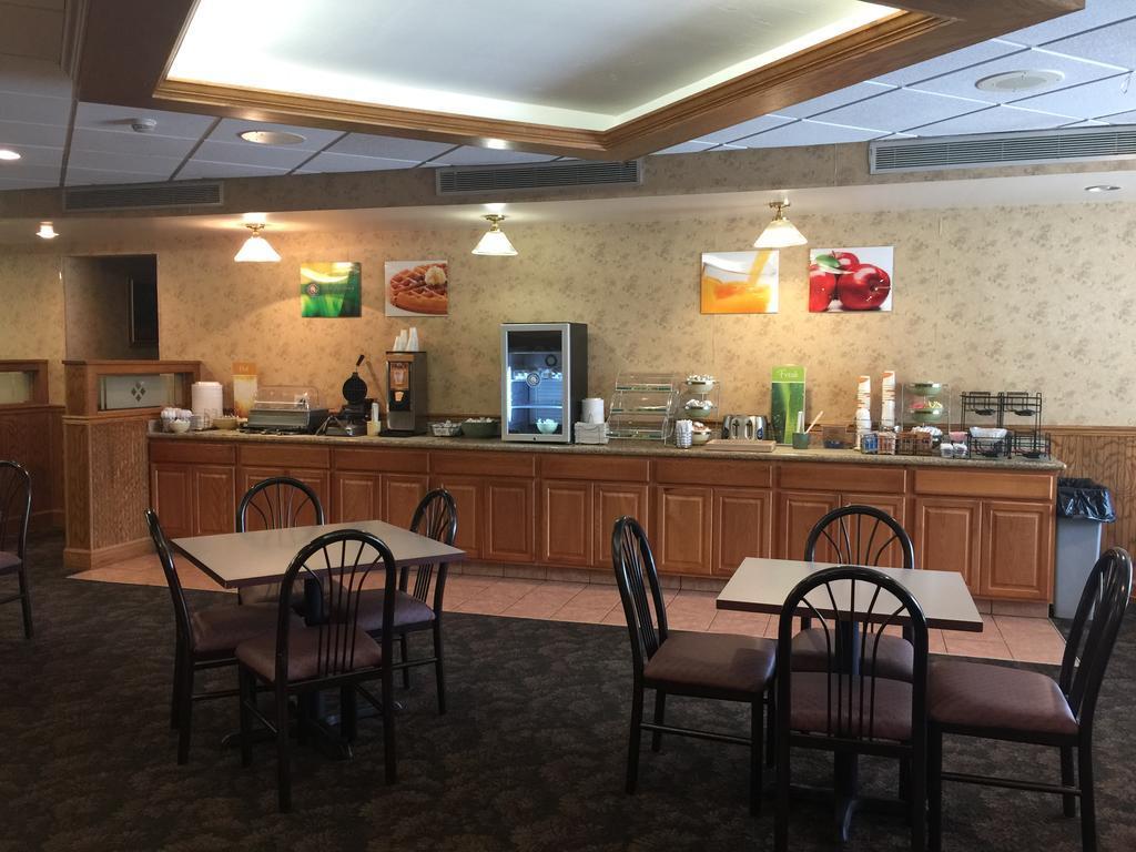Quality Inn & Suites Дэнвилл Экстерьер фото