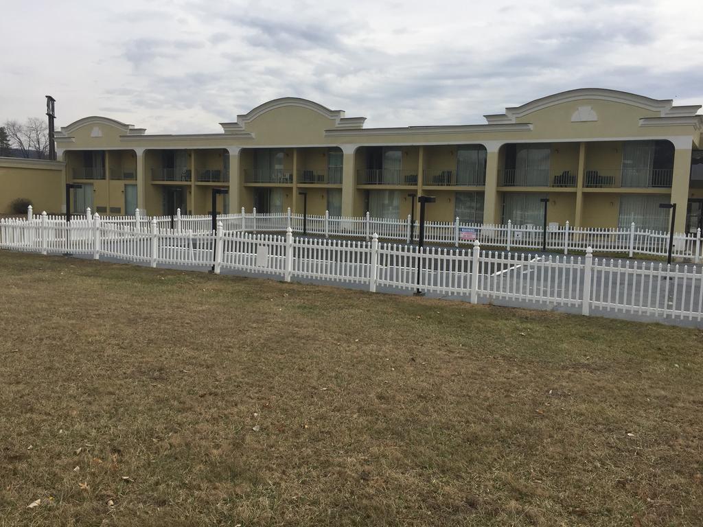 Quality Inn & Suites Дэнвилл Экстерьер фото